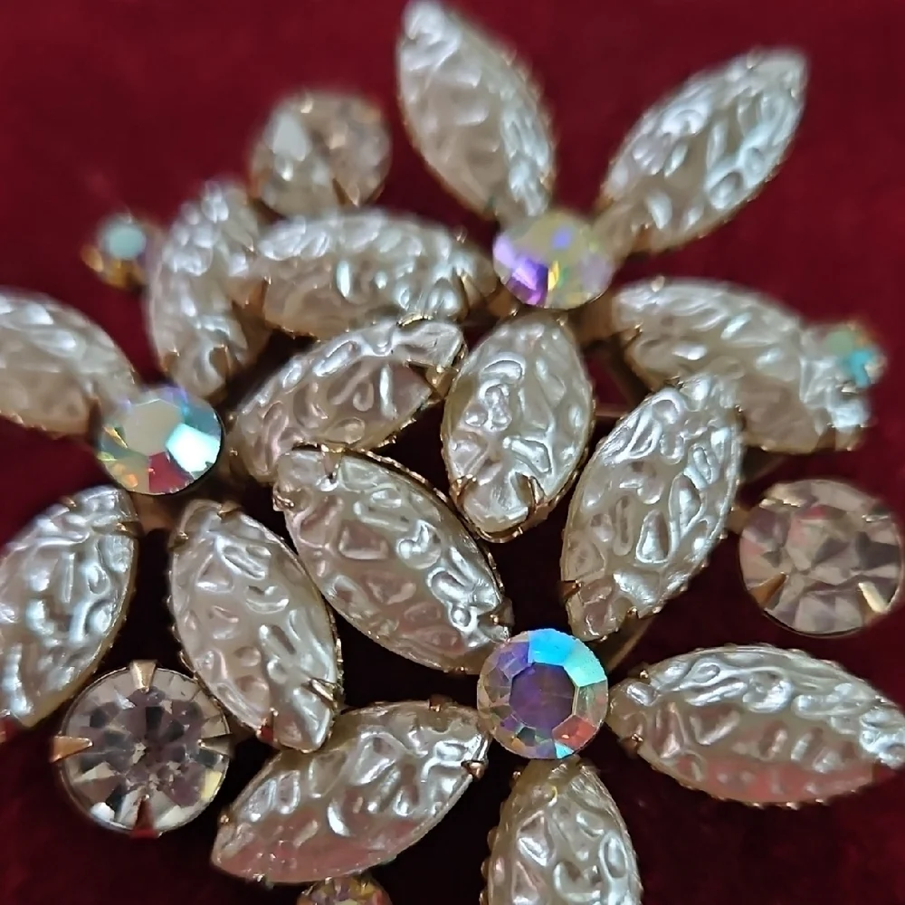 Vtg Floral Pearl Brooch with AB Crystals - Picture 3 of 3